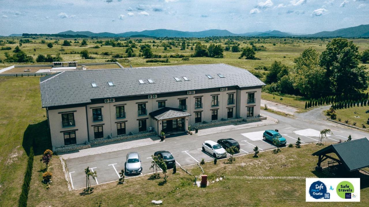 Resort Big House Plitvicka Jezera Licko Petrovo Selo Exterior foto